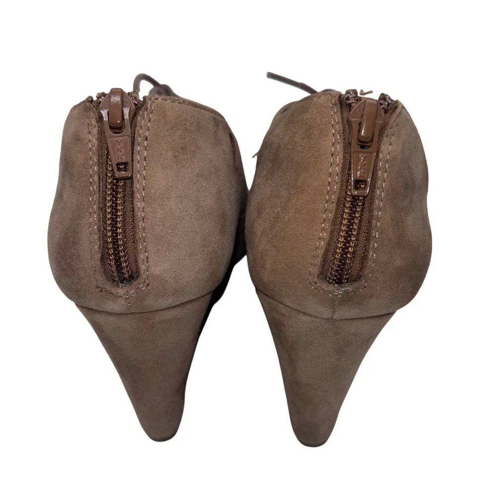 Sofft Womens 11 Taupe Suede Laser Cut Lace Up Wedge Sandals‎ Boho Chic